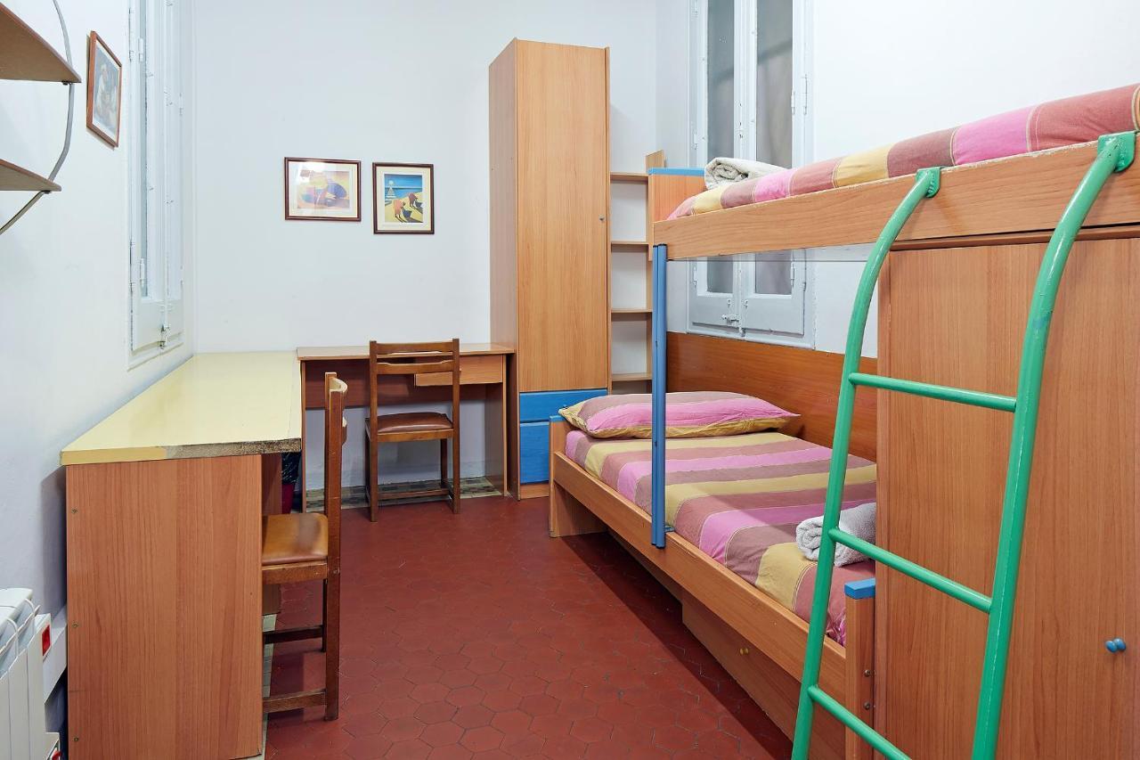 B&B Estudiantes Balmes Barcelona Ngoại thất bức ảnh